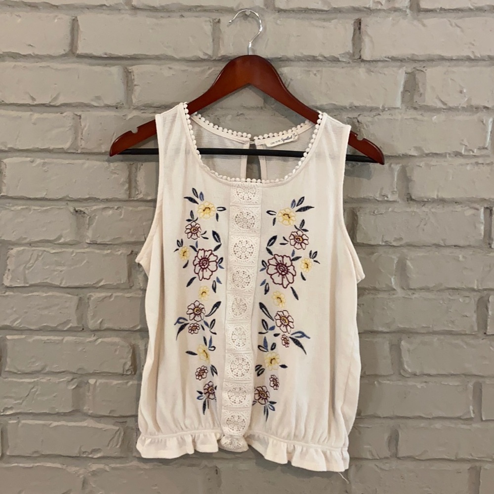 Embroidered Floral Tank 🍂🥀🌼